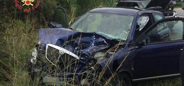 Scontro tra due auto a Gizzeria, gravemente ferita una donna