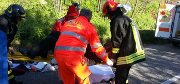 Auto si ribalta nel Catanzarese, un ferito