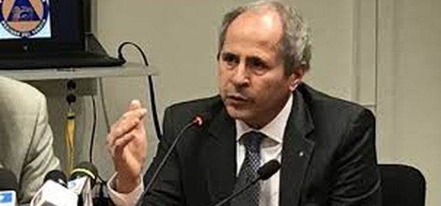 Virologo Crisanti: "Immuni ci farà buttare una montagna di soldi"