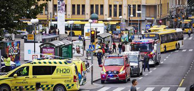 Attacco in Finlandia: 8 persone ferite, due i morti. Fermato un attentatore
