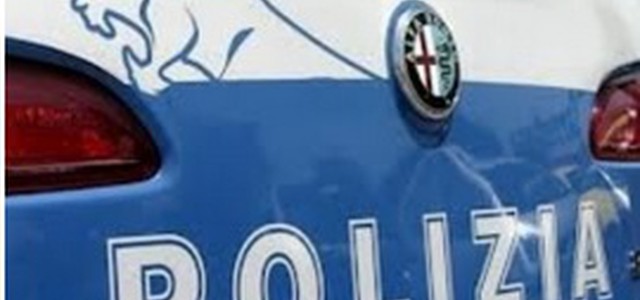 Giovane sorpreso a rubare auto parcheggiata nel piazzale antistante chiesa a Catanzaro