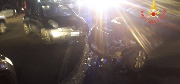 Scontro sulla statale 106 nel Catanzarese, due feriti