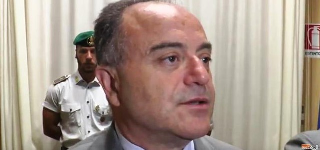 Soldi destinati ad anziani per andare in Spagna, arresti. Gratteri: "Colpito e disgustato" (VIDEO)