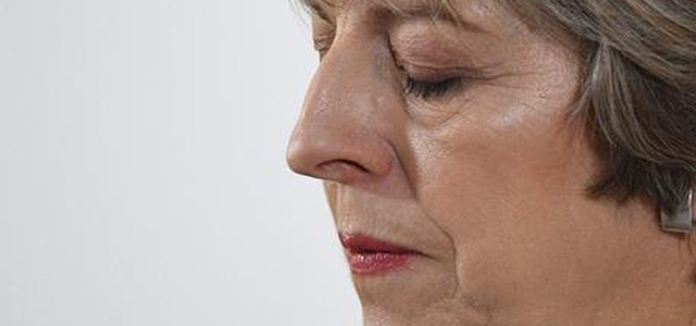 Gaffe della Casa Bianca su Theresa May, diventa pornostar