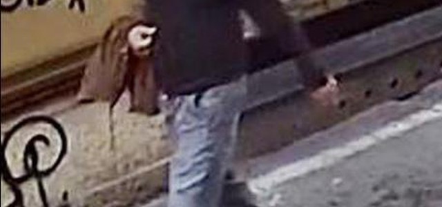 Pedofilia: molestò bimba di 6 anni a Milano, diffusa la foto