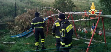 Maltempo a Catanzaro, vigili del fuoco impegnati in tutta la provincia