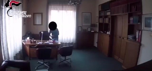 Furto nello studio di un noto avvocato in pieno centro, arrestato il consulente informatico (VIDEO)