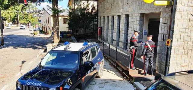 Falsifica documenti e incassa rimborsi Irpef, arrestato 43enne