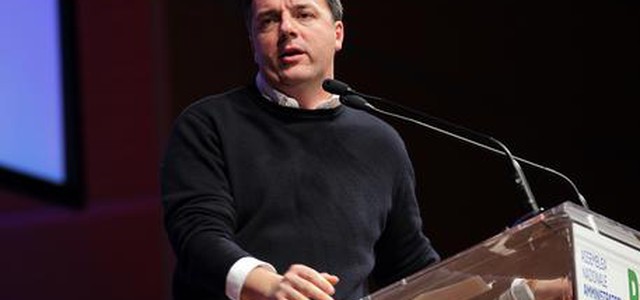 Renzi: 'Ok primarie e congresso, ma chi perderà poi rispetti'