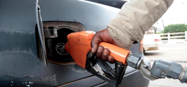 Auto: effetto lockdown, calo consumi carburanti primo semestre
