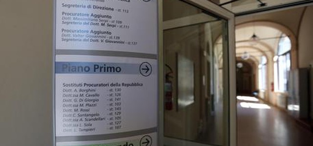 Ucciso nel Reggiano, indagini alla Dda