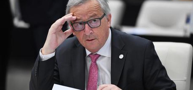 Juncker, 'l'Italia merita rispetto'
