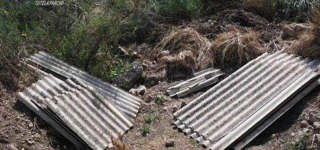 Abusivismo e scarico rifiuti in Parco, tre denunce
