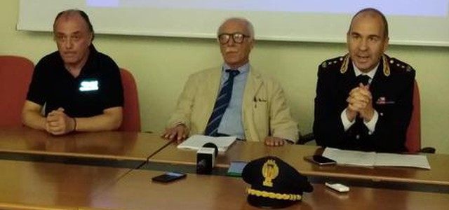 Corruzione: la Polizia arresta 5 persone, imprenditore calabrese ai domiciliari