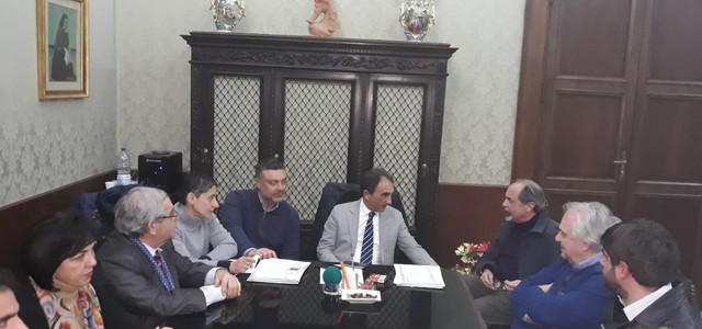 Confronto tra il sindaco Abramo e il dg del Dipartimento salute della Regione Belcastro su problematiche personale Pugliese-Ciaccio