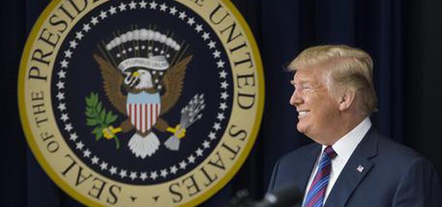 Gli Usa annunciano i dazi all'Europa da mezzanotte