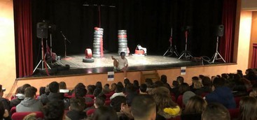 Uno spettacolo "autoctono" sulla Strada Statale 106