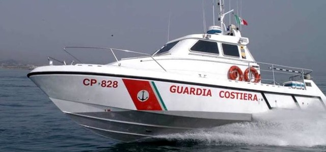 Maltempo, motonave rompe gli ormeggi a Gioia Tauro