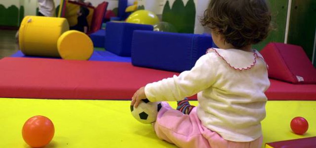 Si finge maestra per anni, dovrà risarcire 100mila euro