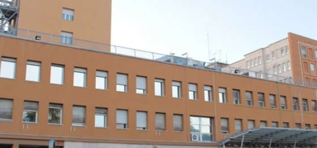 Aggredisce e sfregia la ex con l'acido a Rimini: grave una 28enne
