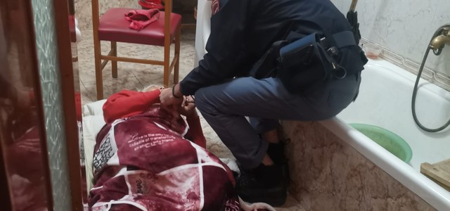 Un'altra anziana sola in casa salvata dalla polizia di Crotone