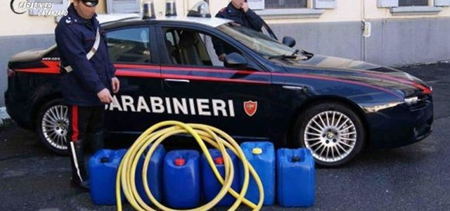 Rubano 300 litri di gasolio, due arresti nel Catanzarese