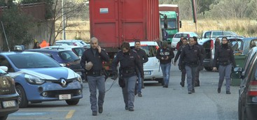 Blitz interforze nel quartiere Aranceto, sequestrata droga