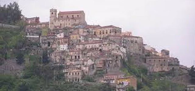 Sellia. L’attesa è finita: sarà riparato l'orologio della Torre Campanaria della Chiesa di San Nicola