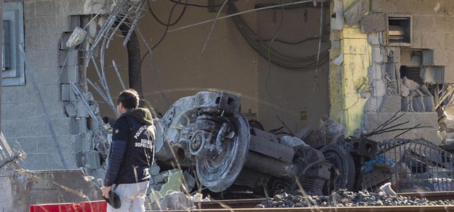 Treno deragliato, nel pomeriggio gli interrogatori ai 5 dipendenti Rfi che lavoravano sul tratto