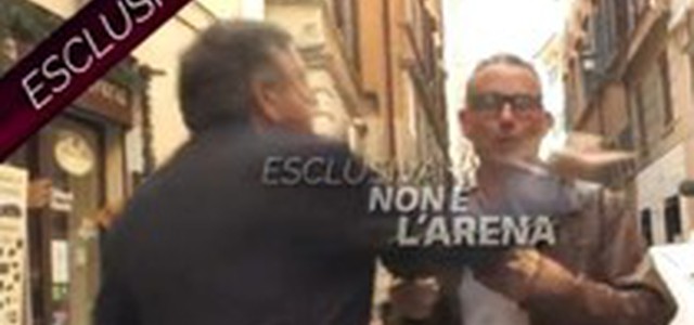 Ex ministro Landolfi schiaffeggia giornalista Non è l'Arena