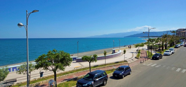 L'Arpacal assegna la "classe eccellente" al mare catanzarese