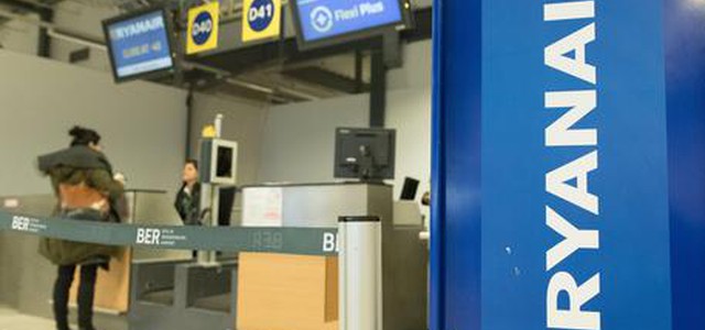 Minaccia di Ryanair a piloti su sciopero. Calenda: 'Indegno'