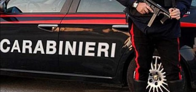 Operazione dei carabinieri all'alba. Misure cautelari per cinque giovani cortalesi