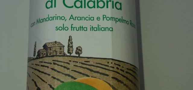 Il succo di frutta con agrumi di Calabria in vendita nella Gdo