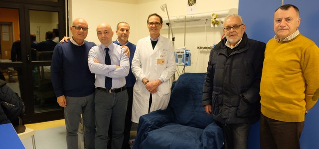L'ADER DONA 10 POLTRONE ALLA SOC DI PEDIATRIA DEL PUGLIESE