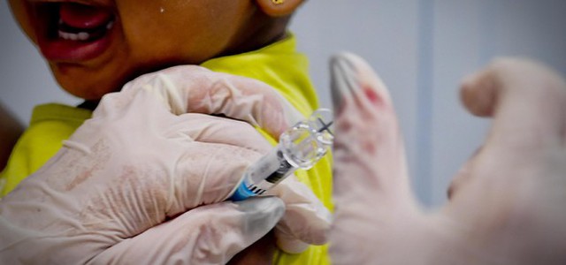 Vaccini, i centri vaccinali sono in tilt