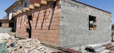 Scoperto fabbricato abusivo su terreno agricolo nel Crotonese