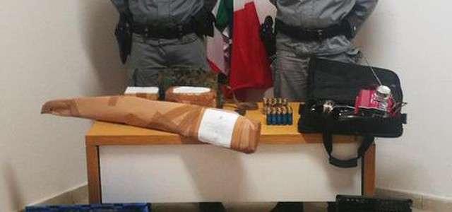 Cacciatori sorpresi con richiami vietati