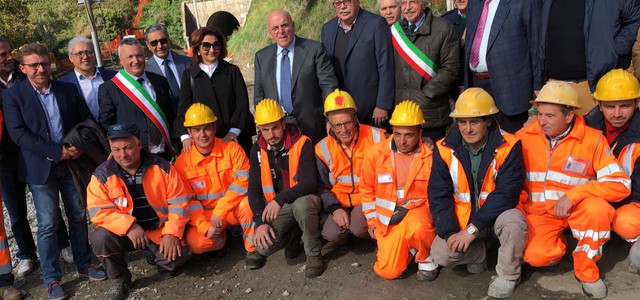 Riaperta tratta ferroviaria Soveria Mannelli-Catanzaro, Oliverio: "Giornata importante"