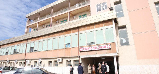 Medico aggredito a calci e pugni dalla nuora di un paziente