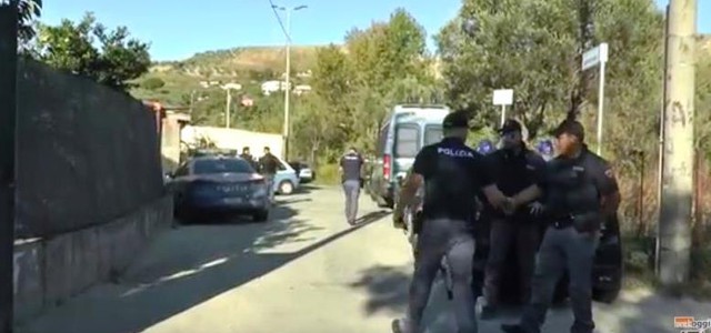 Blitz nel quartiere Germaneto a Catanzaro, arresti per allaccio abusivo di energia (VIDEO)