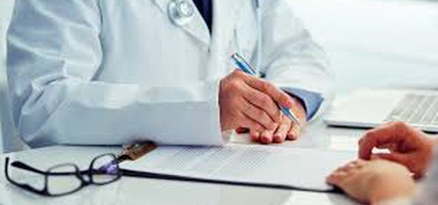 Medico Asp Catanzaro accusato di truffa, sospeso per un anno