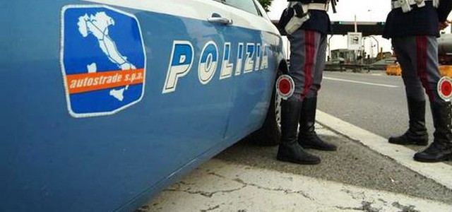 Con quattro chilogrammi di marijuana sull'A1, arrestato giovane calabrese