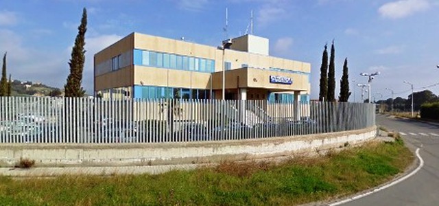 Discarica abusiva di veicoli, rottami, pneumatici e rifiuti speciali rinvenuta in zona sud Catanzaro