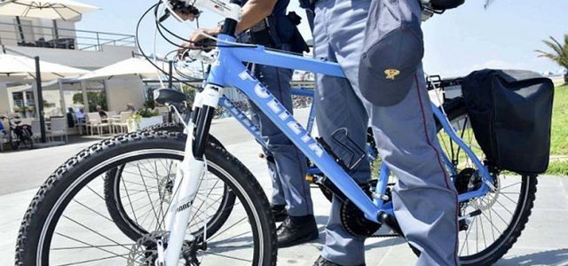 Motorino contromano in centro cittadino, inseguito e denunciato trentenne