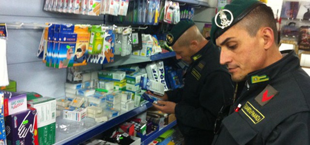 Sequestrati 30mila prodotti contraffatti