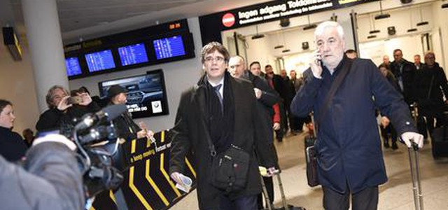 Catalogna: Puigdemont è a Copenhagen, la procura spagnola chiede l'arresto
