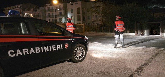 Sorpreso alla guida in possesso di droga, si rifiuta di sottoporsi agli accertamenti tossicologici: denunciato