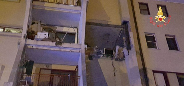 Esplosione a Crotone, sindaco Pugliese: "Un momento di grande dolore per la città"