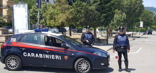 Perseguita la moglie per evitare la separazione: arresto per stalking nel Catanzarese
